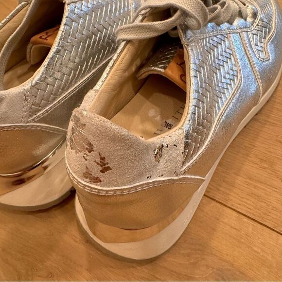 Ron White Woman’s silver sneakers - Picture 6 of 8